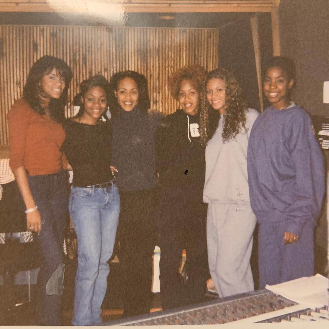 エリカ・キャンベルさんのインスタグラム写真 - (エリカ・キャンベルInstagram)「#tbt 1999 recording Good to Me with Destinys Child the first Mary Mary album Thankful @therealmarymary」3月22日 11時47分 - imericacampbell