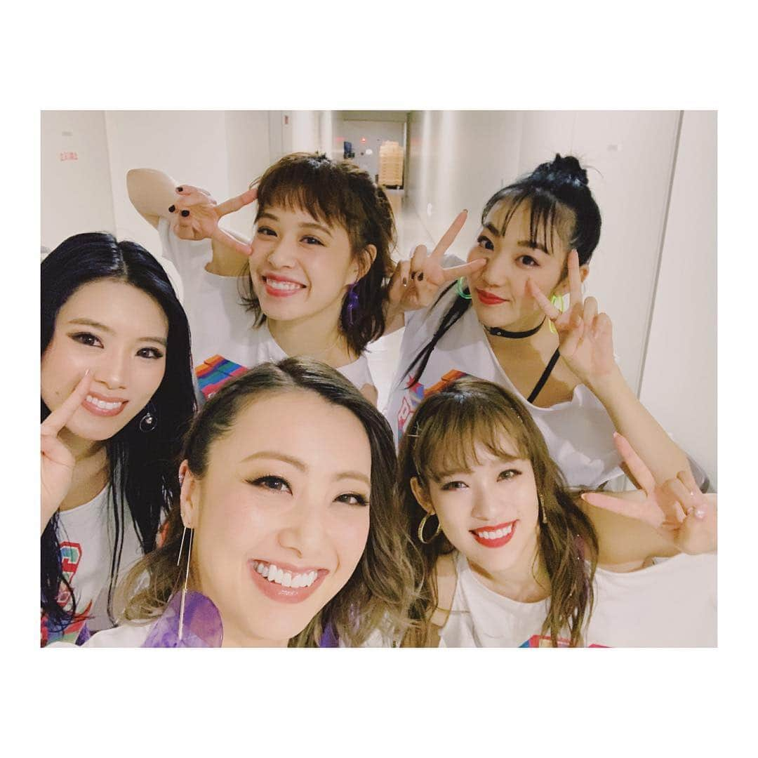 Shizukaさんのインスタグラム写真 - (ShizukaInstagram)「✴︎✴︎✴︎ E.G.POWER 2019〜POWER to the DOME〜 Memory's Photo. - 終演後は皆さんからの POWERのおかげで メンバーみんな元気満タン🔋⚡️ . 今日は宮城公演。 E.G.POWERを全国へ繋げます😄 - #EGPOWER2019 #EGfamily #Dream_Shizuka #DreamShizuka #Flower #重留真波 #中島美央 #Happiness #MIYUU #川本璃 #MemorysPhoto」3月22日 12時16分 - shizuka_dream06