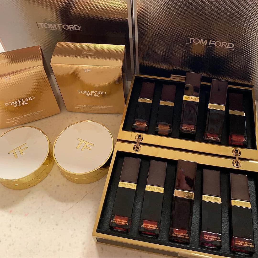 ジュヨン さんのインスタグラム写真 - (ジュヨン Instagram)「#TOMFORD의 생일 선물 #사랑함 #감사해요 ❣️👏」3月22日 12時36分 - jupppal