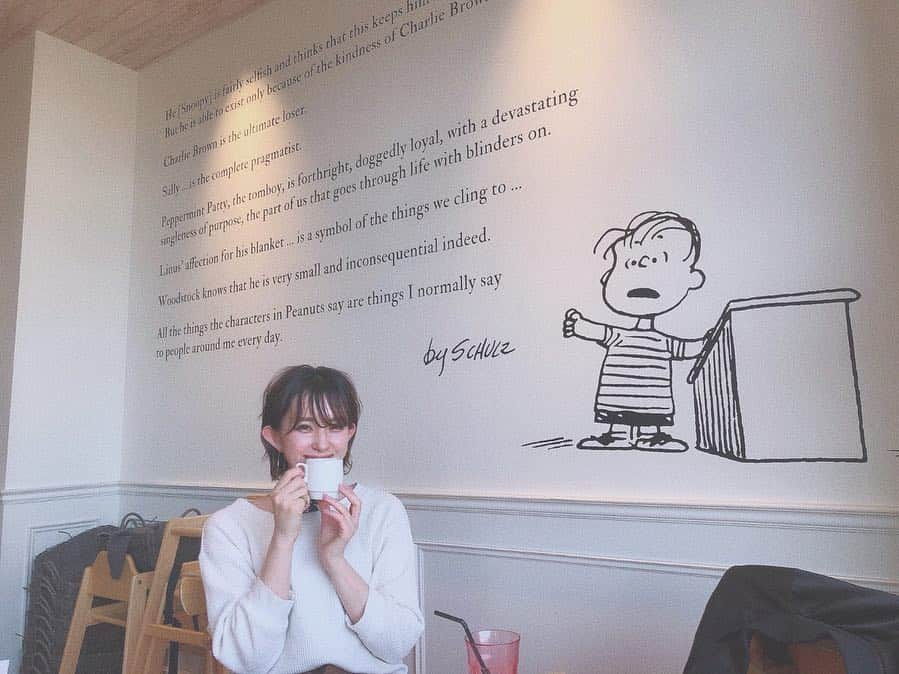 山本夢さんのインスタグラム写真 - (山本夢Instagram)「スヌーピーも好きやけど チャーリーブラウンも好き  #snoopy  #snoopycafe #スヌーピー #スヌーピーカフェ #ピーナッツダイナー  #ピーナッツカフェ  #チャーリーブラウン #lunch#coffee#coffeetime#latte #横浜 #hair#hairstyle#haircut#haircolor#ootd#fashion#instafashion#make#makeup#selfie#instagood#ショートカット#ショートヘア#ショートカット女子#ショートヘアアレンジ」3月22日 12時48分 - yume_yamamoto_ue