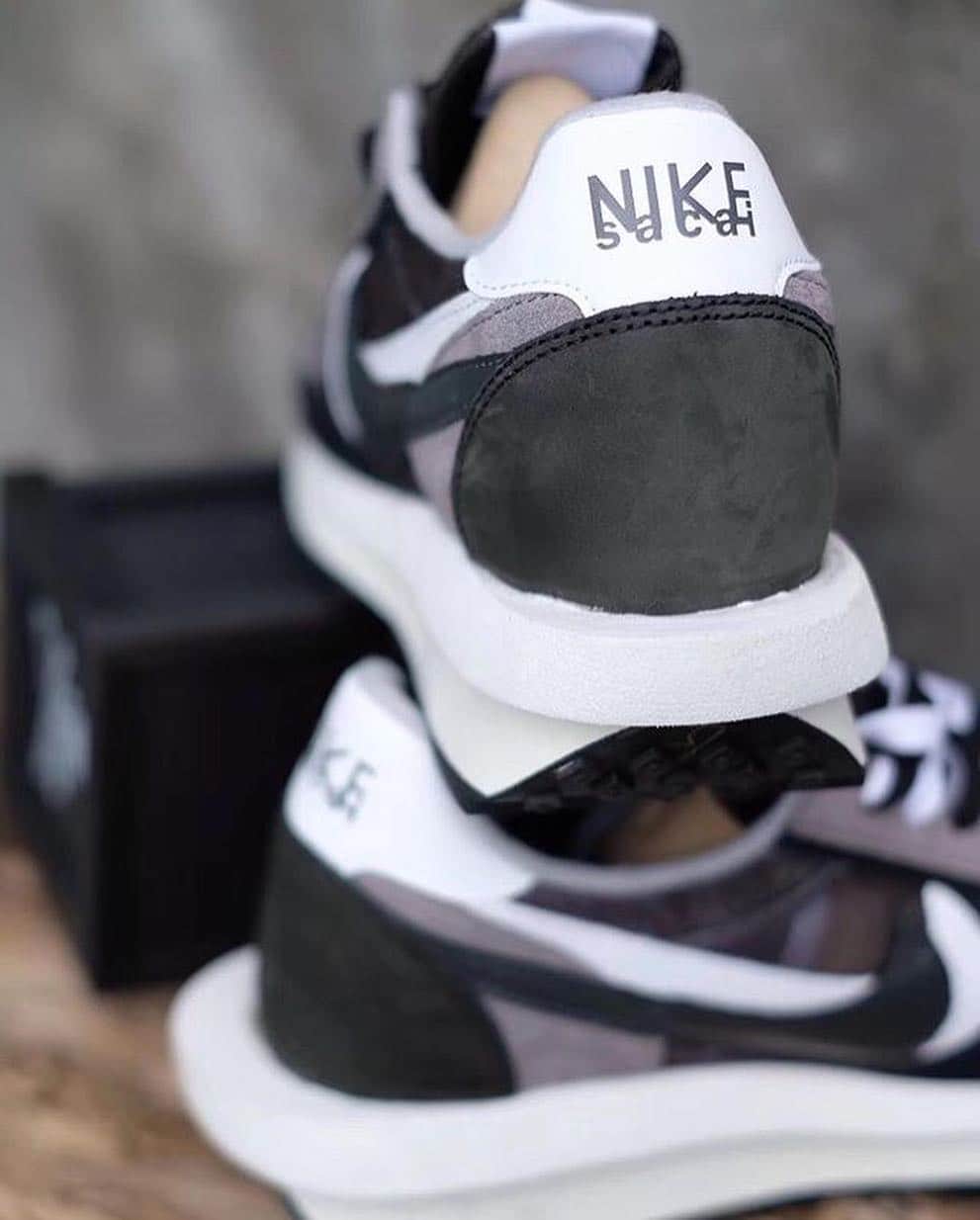 HYPEBEAST Japanさんのインスタグラム写真 - (HYPEBEAST JapanInstagram)「#hypebeastkicks : @sacaiofficial が2019年秋冬ショーで発表した Nike LDWAFFLE black/grey/white にクローザーアップ Photo: @akawop」3月22日 12時52分 - hypebeastjp