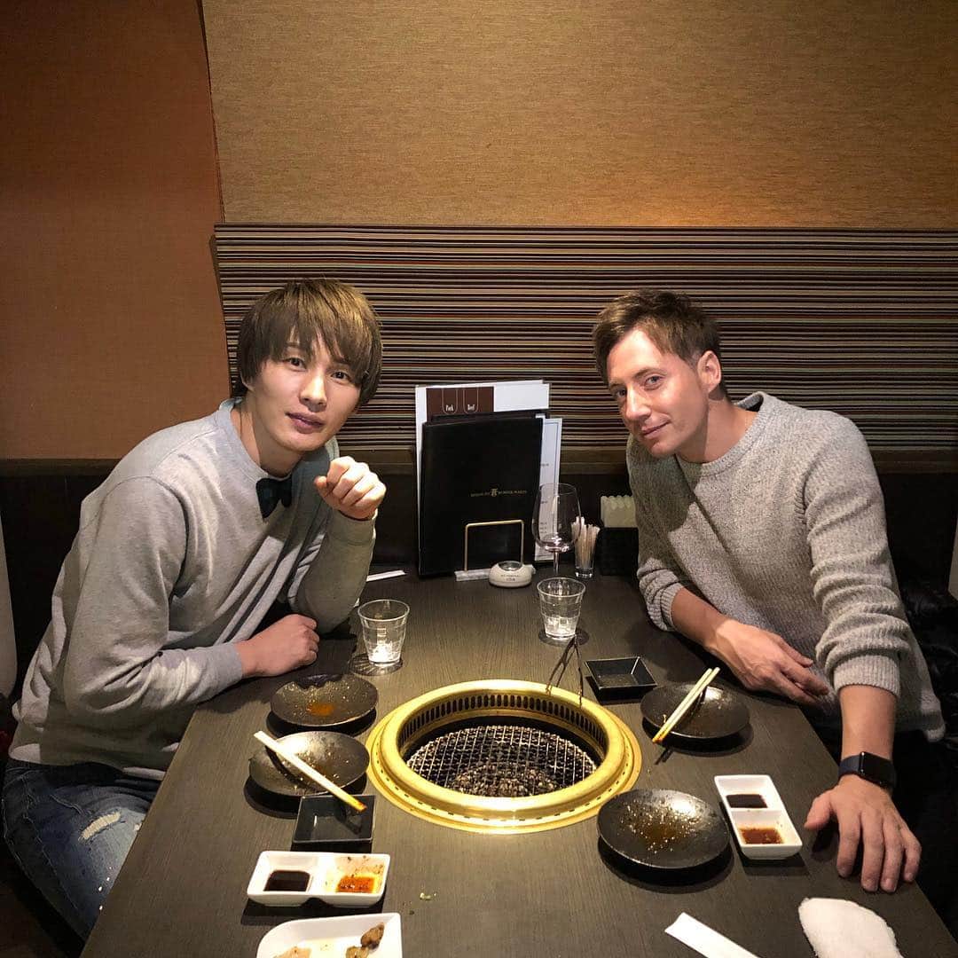 のインスタグラム：「先日、歌手のTakuyaとご飯いってきた！ 同じ群馬出身！ まっ、グンマー仲間ってやつね 一緒に群馬盛り上げようっ #takuya #焼肉 #群馬 #群馬県民2人 #グンマー #いい歌いっぱい歌ってるから聴いてあげて #歌手 #シンガー #ライブ行って感動した」