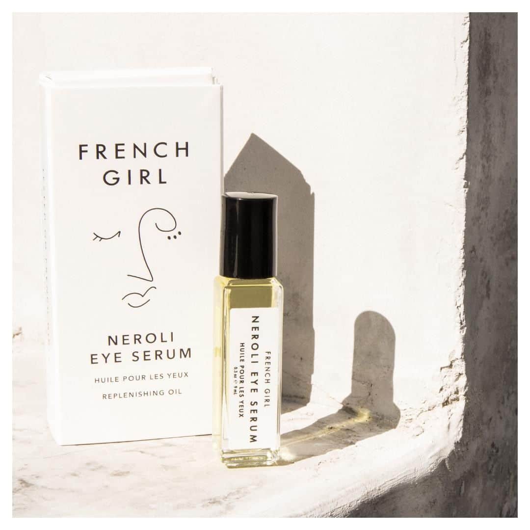 FRENCH GIRLさんのインスタグラム写真 - (FRENCH GIRLInstagram)「Gentle enough for the delicate under eye area, potent enough to make a difference! #plantpowered ⠀ ⠀ #sensitiveskin #antiaging #smoothskin #youthboost⠀  #veganbeauty #sustainableluxury #ecoluxe #frenchgirlorganics」3月22日 4時01分 - frenchgirlorganics