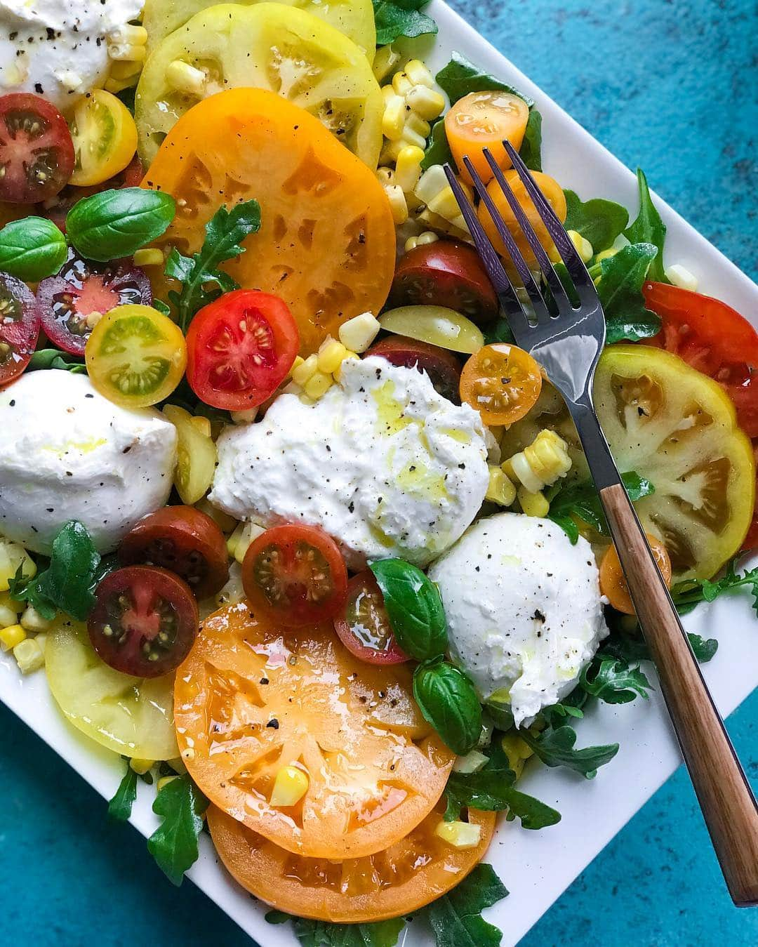 Easy Recipesさんのインスタグラム写真 - (Easy RecipesInstagram)「Celebrating spring with this colorful Tomato and Burrata Spring Salad! I couldn’t wait for spring and hope we don’t get any more snow storms! Happy Spring to all of you!  Full recipe link in my bio: https://www.cookinwithmima.com/tomato-and-burrata-spring-salad/  #easyrecipes #recipes #buzzfeast #buzzfeedfood #feedfeed #instayum #onthetable #eatingfortheinsta #marthafood #huffposttaste #foodandwine #healthyfood #womenshealth #tasteofhome #oprah #foodblogger #food #instagram #thefeedfeed #food52 #yahoofood #todayfood #deliciousfood #yummy #soyummy #tastingtable #realsimple #eatingwell #cookinglight #bonappetit」3月22日 4時16分 - cookinwithmima