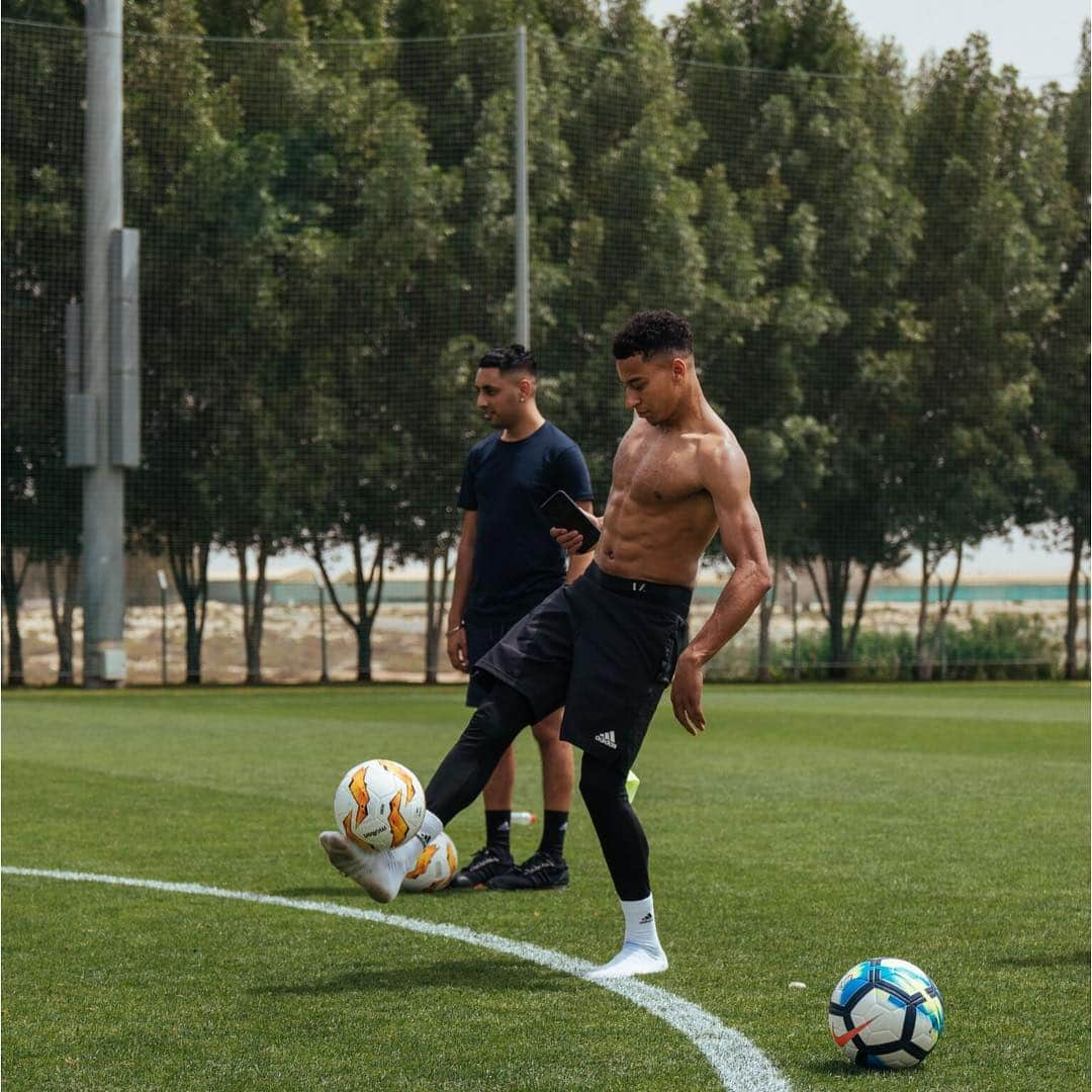 ジェシー・リンガードさんのインスタグラム写真 - (ジェシー・リンガードInstagram)「Love the game ❤️ #stay99 #visitdubai #mydubai」3月22日 4時19分 - jesselingard