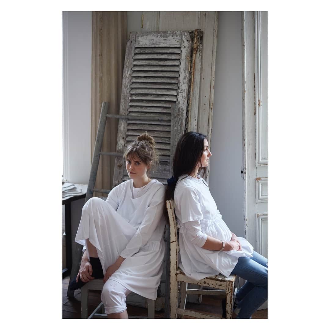 キャベジズ&ローゼズのインスタグラム：「The first jersey arrivals of the season have landed 💖 We have an array of beautiful dresses, tops and trousers now available online and soon in-store. We are proud to say this marks the first time in our little company’s history that we are using 100% organic cotton throughout this capsule collection. We hope you love the first drop and stay tuned as there are more beautiful things on the way #organiccotton #sustainableclothing #organicjersey #organicclothing #naturalfabrics #goodthingsarecoming #springcollection #ss19 #cabbagesandroses #cabbagesandrosesfashion @christina_strutt @cabbagesandroses_shop」