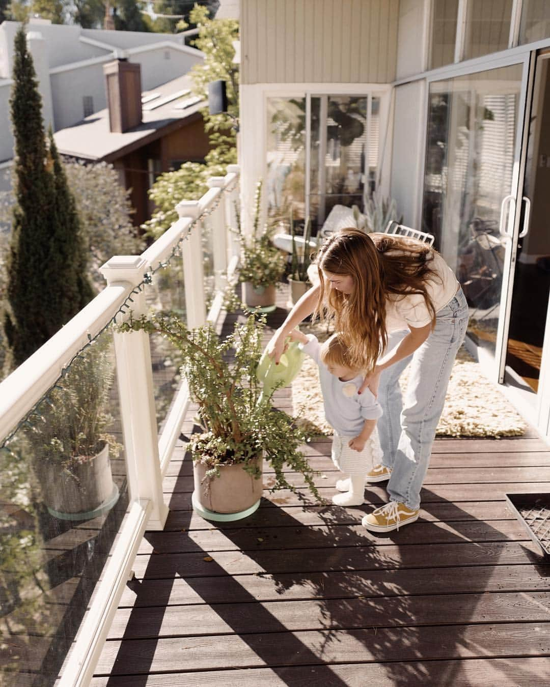 ストーミ・ヘンレイさんのインスタグラム写真 - (ストーミ・ヘンレイInstagram)「Watering buddy💚」3月22日 4時28分 - stormibree