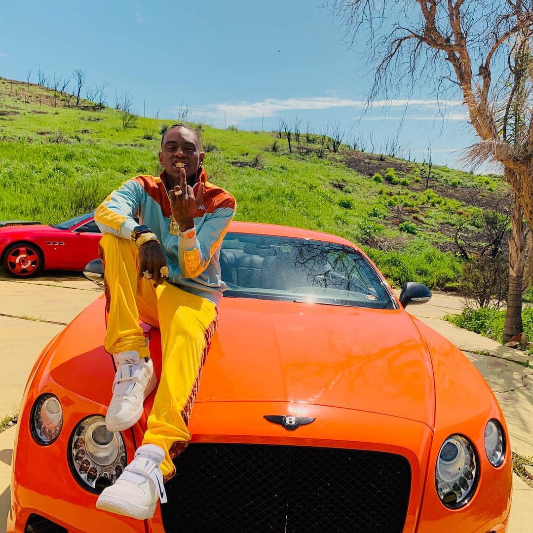 ソウルジャ・ボーイ・テレムさんのインスタグラム写真 - (ソウルジャ・ボーイ・テレムInstagram)「Flexin too hard I’m sick of myself so I know these niggaz is. Soulja got the juice 🍊🥵🧡🔥🤞🏾🤷🏾‍♂️ #SODMG #TeamSoulja #PTE #BigDraco #SBeezyLights #SouljaBoy」3月22日 4時41分 - souljaboy