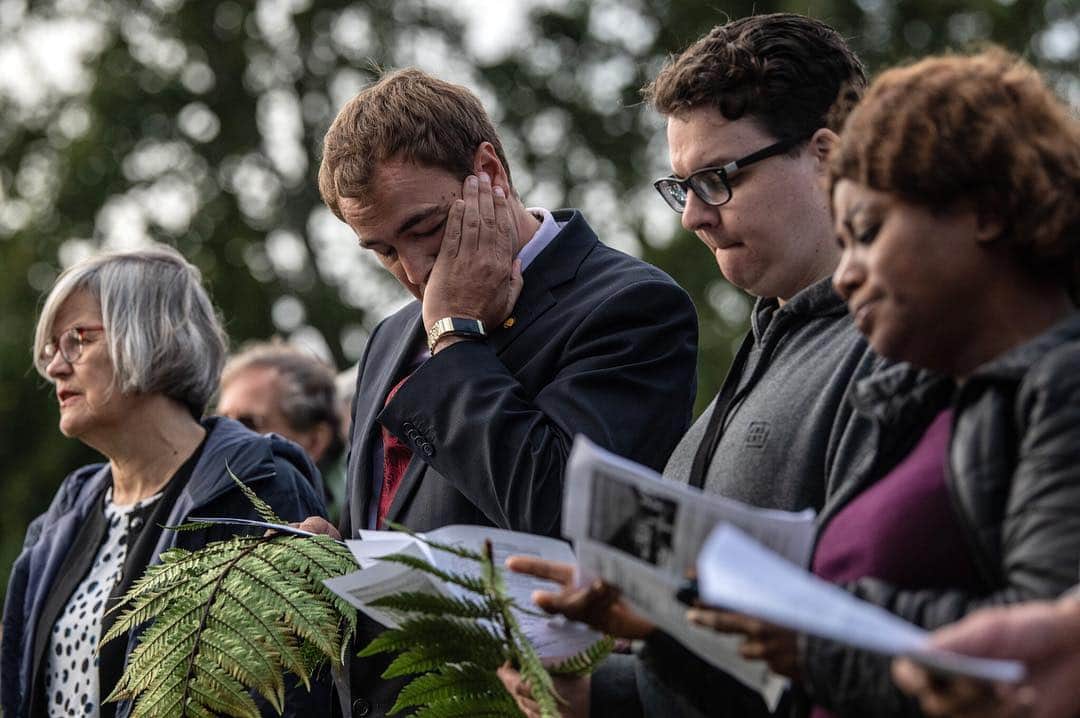 NBC Newsさんのインスタグラム写真 - (NBC NewsInstagram)「People in #Christchurch, #NewZealand, take part in a vigil remembering the victims of the mosque shooting. Click the link in our bio for the latest. . 📷 Carl Court / @gettyimages」3月22日 4時50分 - nbcnews