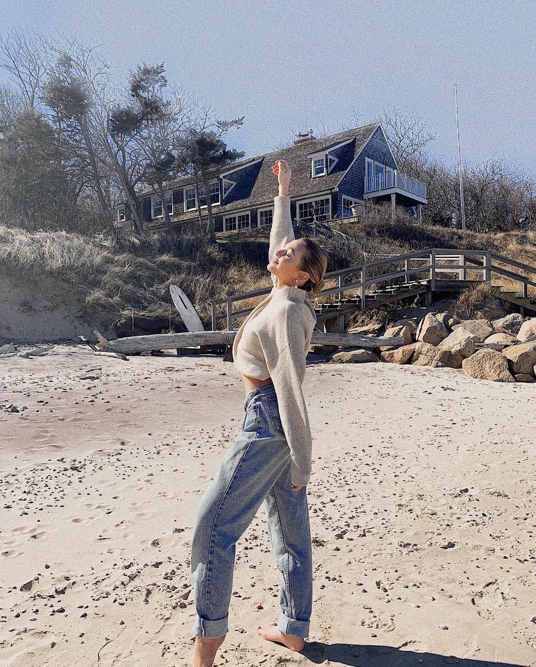 Kelsey Simoneさんのインスタグラム写真 - (Kelsey SimoneInstagram)「Twirling around in the sand while being astounded by the beauty God has created and surrounded me with. 🐚」3月22日 4時46分 - k.els.e.y