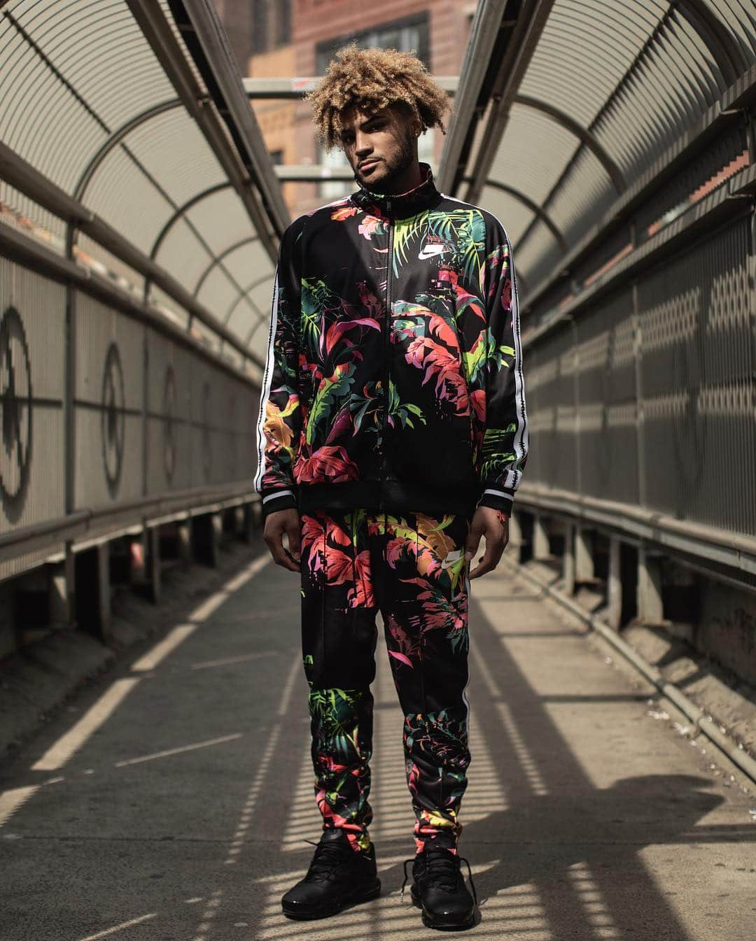 Foot Lockerさんのインスタグラム写真 - (Foot LockerInstagram)「🌴🌺🌸 #Nike Tropicano Pack Worn with the #Nike Air Max Plus 'Black Leather' Available Now, In-Store and Online」3月22日 4時59分 - footlocker