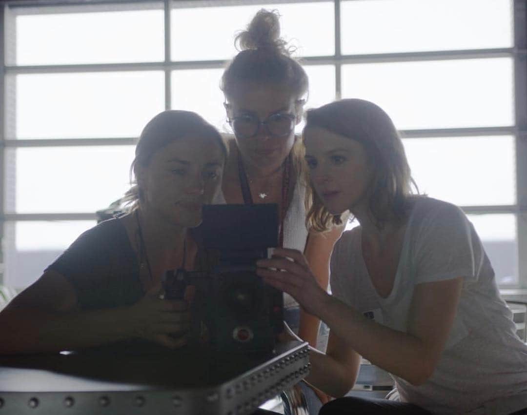 ブリアナ・エヴィガンのインスタグラム：「#repost love you ladies let’s do more!!!」