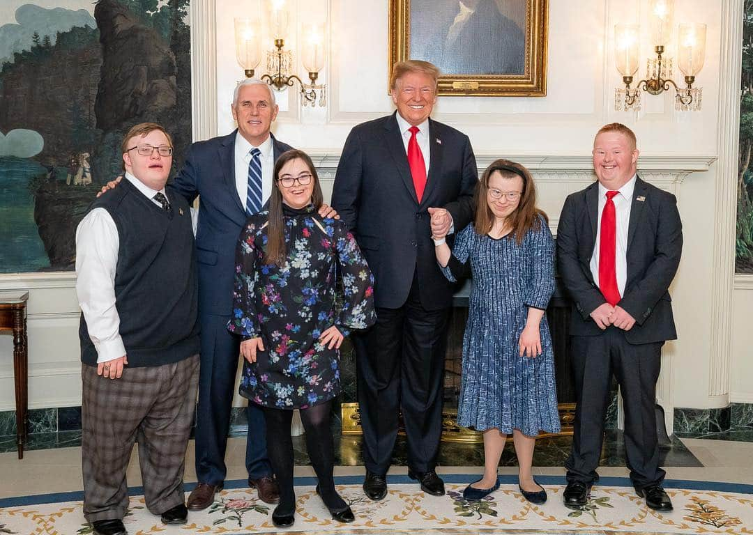 イヴァンカ・トランプさんのインスタグラム写真 - (イヴァンカ・トランプInstagram)「The White House welcomed some wonderful guests today in honor of World Down Syndrome Day!  I loved hearing each and every story and learning of the pathways you are taking to rewarding careers as we seek to build a more inclusive economy.  You each brought light and inspiration to my day! Thank you! #WDSD19 . . 📷Official White House Photo」3月22日 5時43分 - ivankatrump