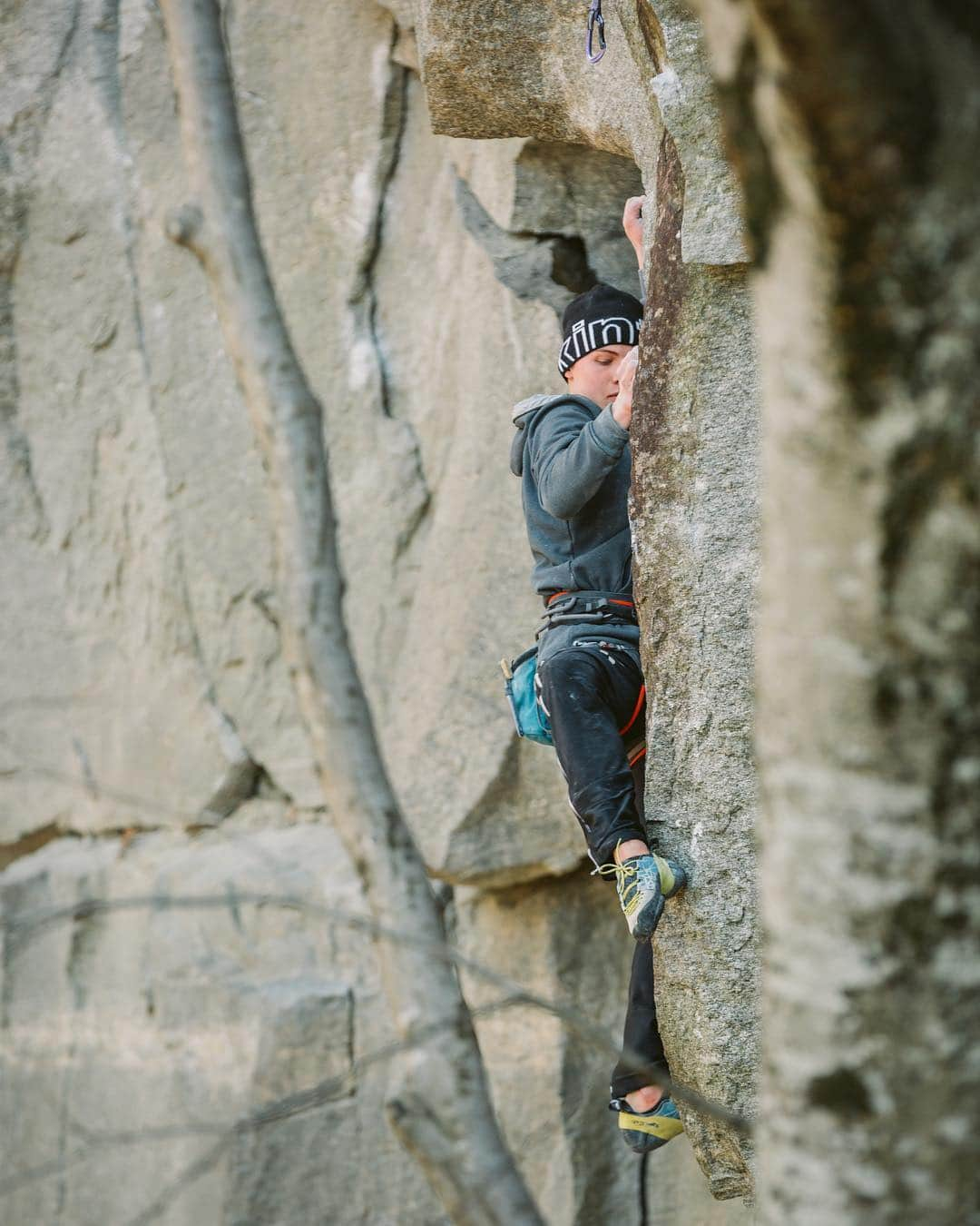 バーバラ・ザンガールさんのインスタグラム写真 - (バーバラ・ザンガールInstagram)「Young crusher @nemuel_feurle making quick work of “Absolution”. Another great classic from Cadarese. Next to all those trad lines here, there are a few 5 star sport-climbs as well. #goodtimes #bestcrew #liveclimbrepeat 📸always from @jacopolarcher 😘」3月22日 5時52分 - babsizangerl