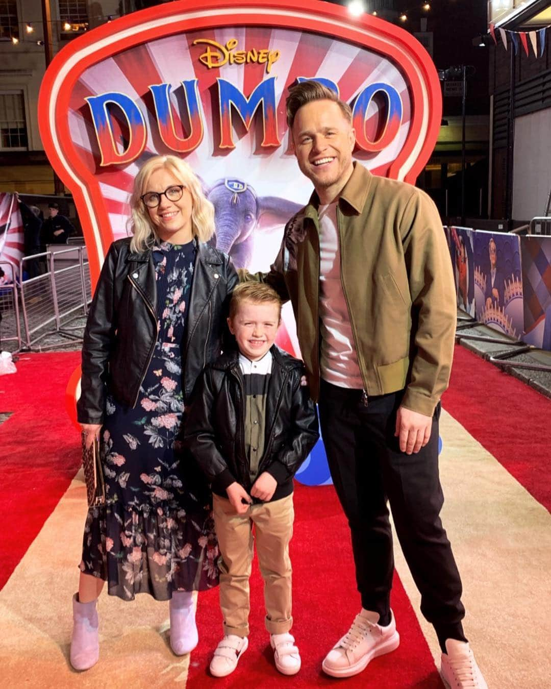 オリー・マーズさんのインスタグラム写真 - (オリー・マーズInstagram)「Special night taking my sis & nephew to see Dumbo 🐘」3月22日 6時05分 - ollymurs