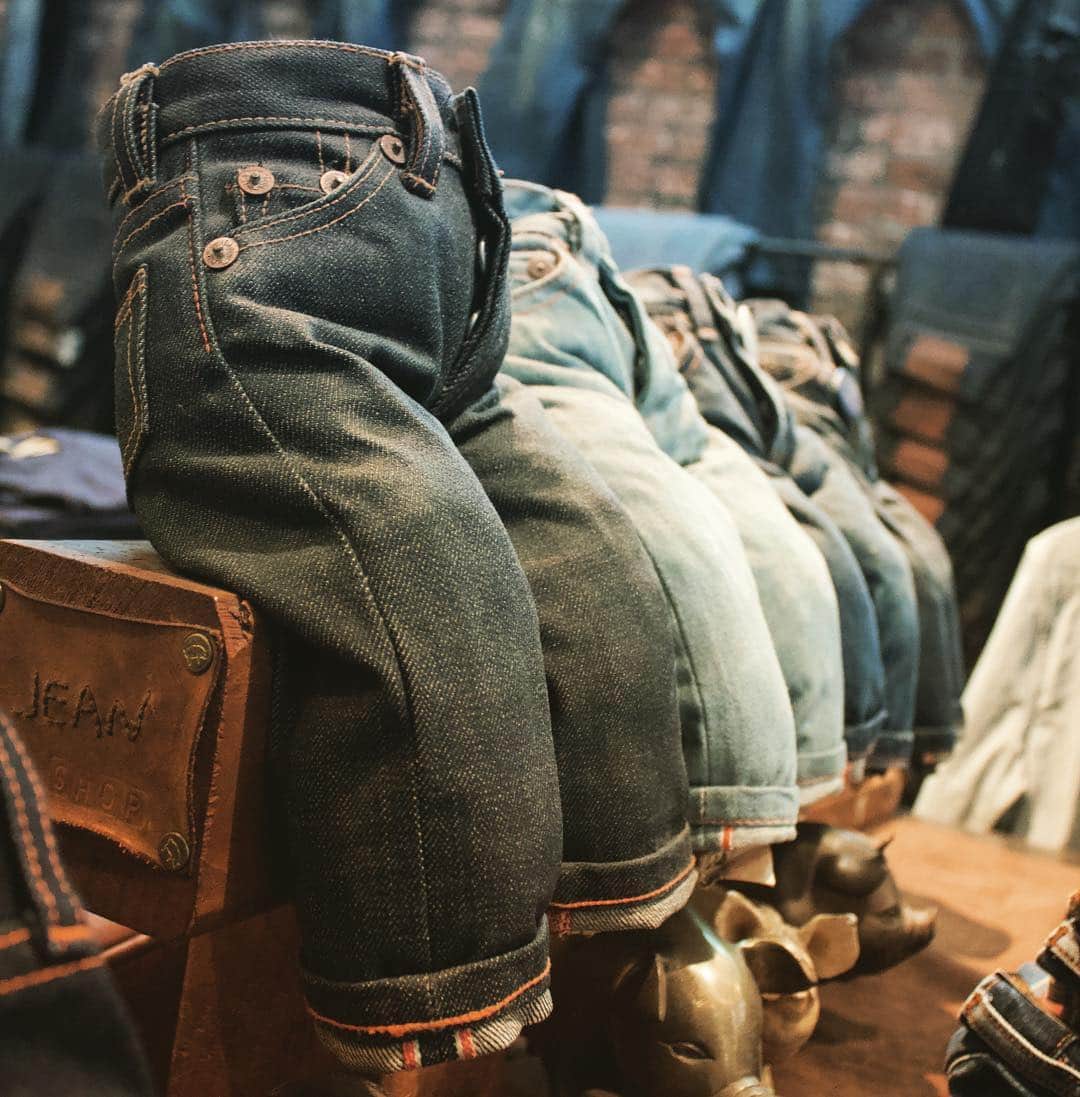 ジーンショップさんのインスタグラム写真 - (ジーンショップInstagram)「40% off Spring Blowout 🌞🌷in shop and on line use code Sale40 #jeans #jeanshopnyc #denim #selvedge #sale #40%off #style #menstyle」3月22日 6時26分 - jeanshop