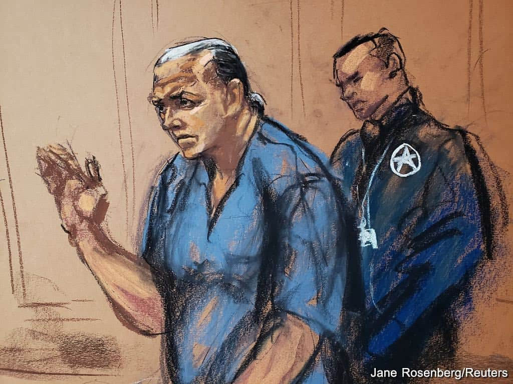 ABC Newsさんのインスタグラム写真 - (ABC NewsInstagram)「A courtroom sketch shows Cesar Sayoc in a federal court, charged with mailing explosive devices to critics of Pres. Trump, including CNN, Hillary Clinton and billionaire George Soros. Sayoc pleaded guilty to mailing a wave of pipe bombs to 16 targets last summer. His sentencing is set for September 12. #trial #bomb #newyork #court #courtroom #sketch」3月22日 6時53分 - abcnews