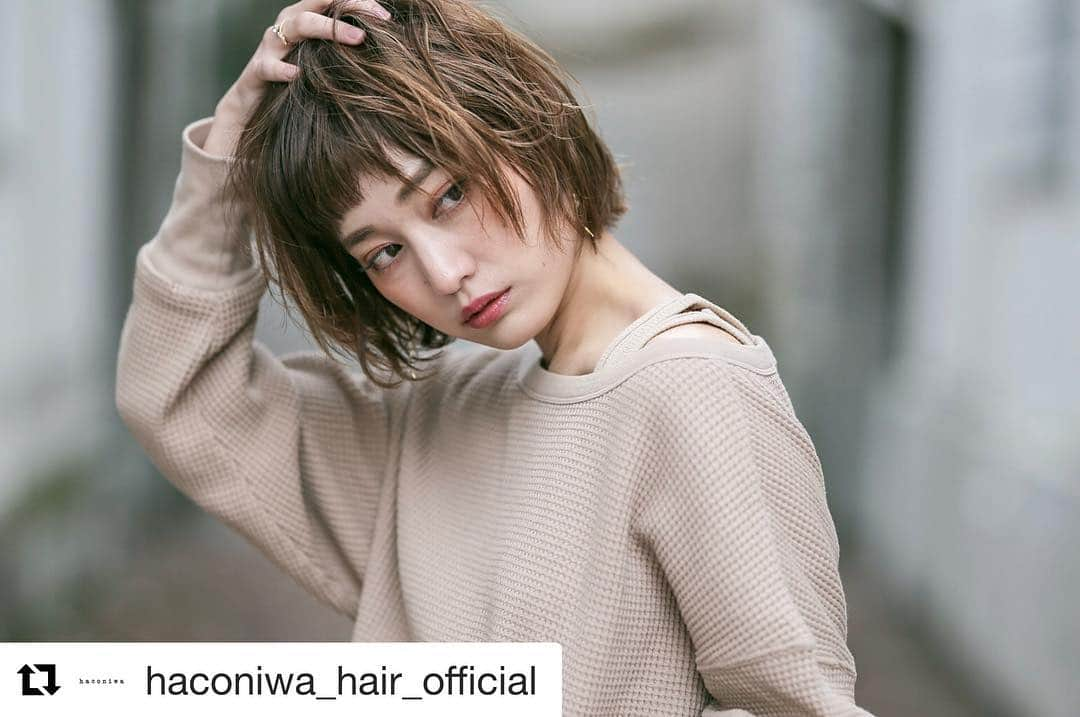 THROW 【スロウ】さんのインスタグラム写真 - (THROW 【スロウ】Instagram)「#Repost @haconiwa_hair_official with @get_repost ・・・ 昨日の撮影^_^ . 最近ショートのお客様、ショートにするお客様増えてきています(^^) . stylist：西口 photo：出口 . #長居 #北花田 #instagram #住吉区 #住吉区美容室 #天王寺 #ショート #長居美容室 #西田辺 #我孫子 #関西サロンモデル  #throwカラー #ヘアカラー #haconiwa #haconiwa-hair #髪質改善 #hair #ショートヘア #アッシュ #スロウカラー #丁寧なカウンセリング #美容室 #カメラ初心者 #ドライフラワー  #カメラ好きな人と繋がりたい  #撮影 #グレージュ #ポートレート」3月22日 7時17分 - throwcolor