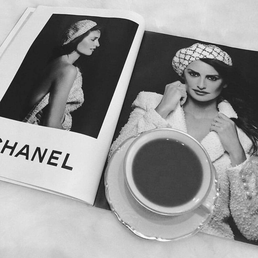 佐野友妃子さんのインスタグラム写真 - (佐野友妃子Instagram)「𝑪𝑯𝑨𝑵𝑬𝑳❤︎❤︎❤︎ .  Beauty begins the moment you decide to be yourself.  Coco  Chanel .」3月22日 7時47分 - yukikosano1111