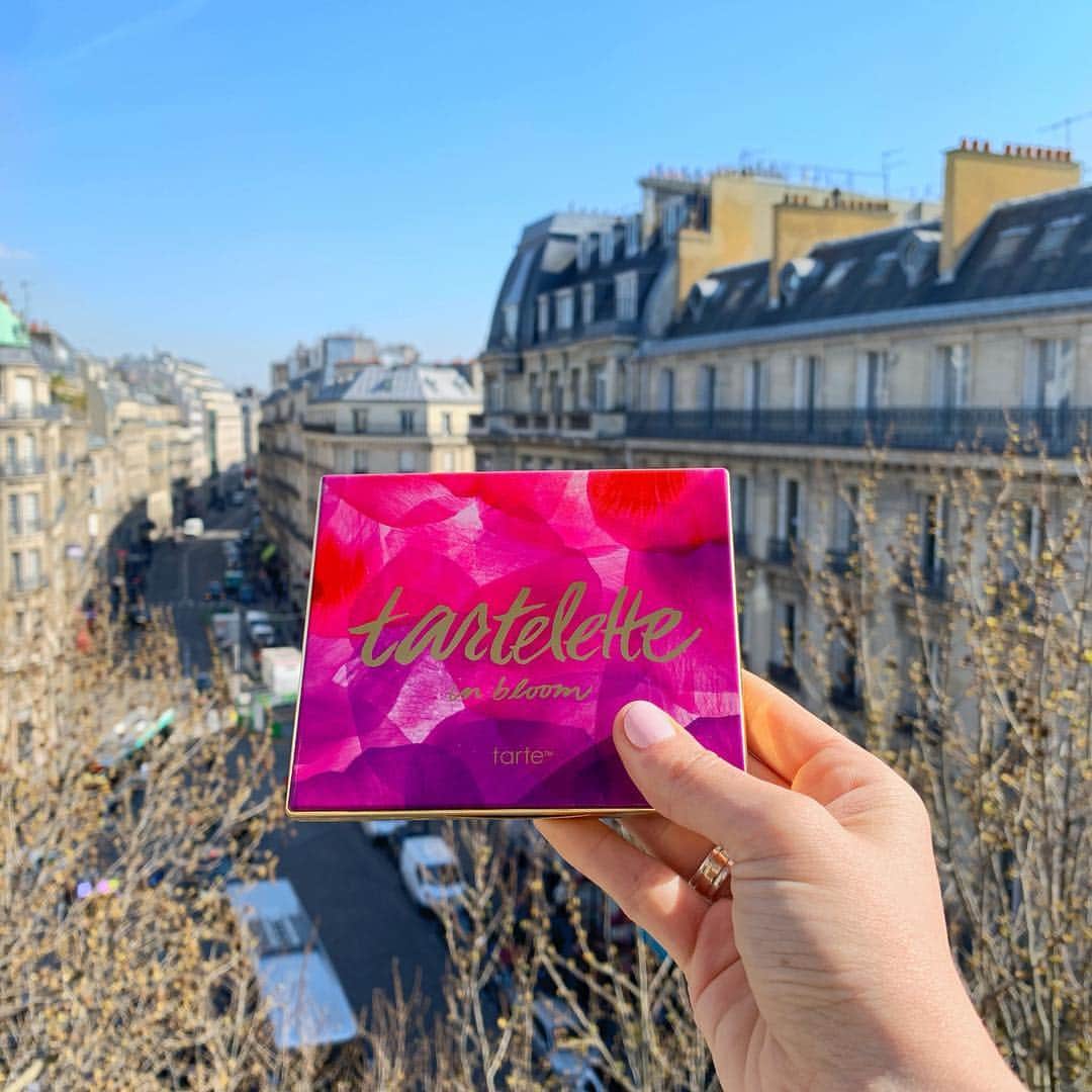Tarte Cosmeticsさんのインスタグラム写真 - (Tarte CosmeticsInstagram)「We’re SO excited to be in Paris celebrating our launch at @sephorafrance! 🇫🇷 Head to our IG stories to check out all the BTS fun from our launch party! 💜 Available now on @sephorafrance online & in the Champs-Élysées store, launching in select Sephora doors throughout France on 4/2 🙌 #Sephoralovestarte #NewatSephora #tartelette #rethinknatural」3月22日 8時26分 - tartecosmetics