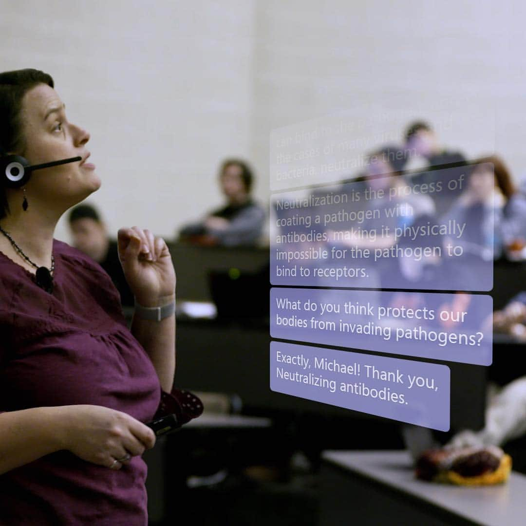 Microsoftさんのインスタグラム写真 - (MicrosoftInstagram)「What if technology could help students listen in different ways? With the power of AI they can. Learn how Microsoft Translator is helping students who are deaf or hard of hearing use real-time captioning in the classroom. #aiforgood」3月22日 8時43分 - microsoft