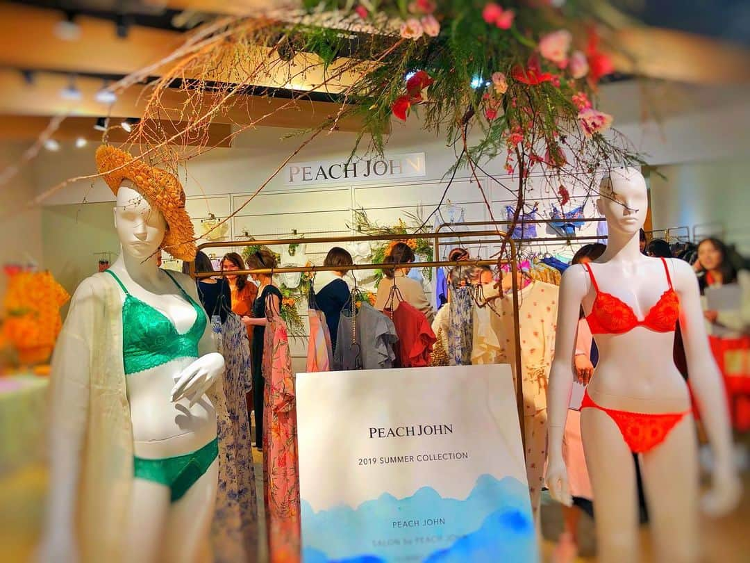 あらい美生さんのインスタグラム写真 - (あらい美生Instagram)「PEACH JOHN 2019 Summer Exhibition.🌴👗🌻」3月22日 8時48分 - miu___33