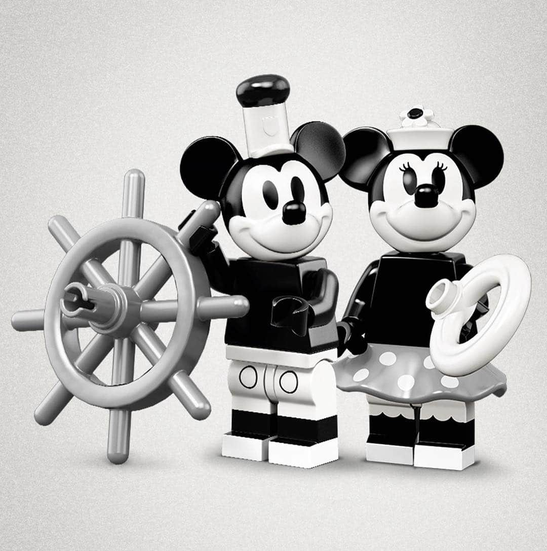 ミッキーマウスさんのインスタグラム写真 - (ミッキーマウスInstagram)「All aboard for adventure with LEGO Minifigures!」3月22日 9時03分 - mickeymouse