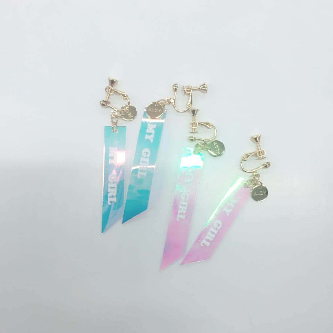 ALGY 【alternative + girly ＝ ALGY 】さんのインスタグラム写真 - (ALGY 【alternative + girly ＝ ALGY 】Instagram)「. 🌈アクセ🌈 . 新作アクセが入荷したよ🦄 オーロラとネオン夏にぴったりだよ🌈 ☆イヤリング ¥800+税 ☆ヘアゴム ¥500+税 . #ALGY#アルジー#夏#アクセサリー みんなどれが好き-👀?」3月22日 8時58分 - algy_official