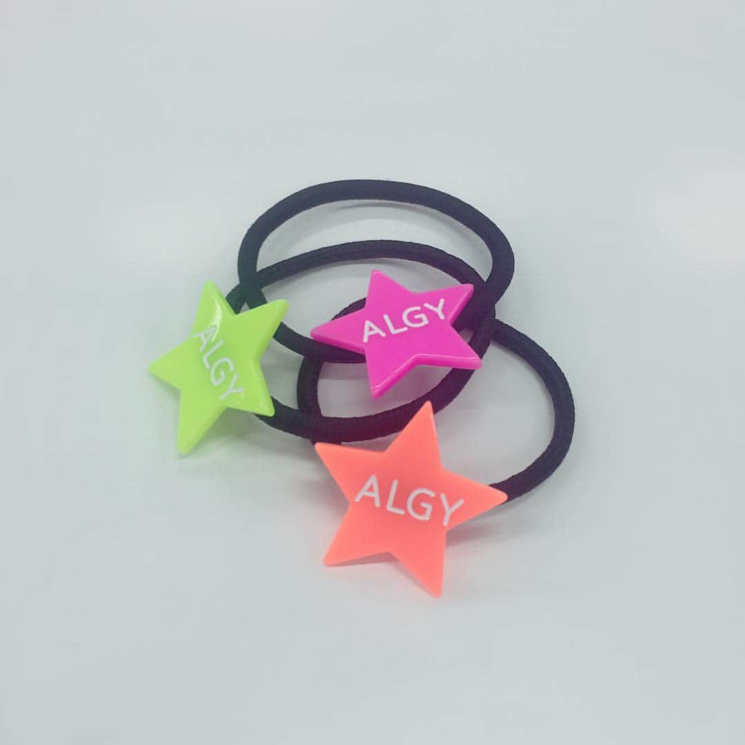 ALGY 【alternative + girly ＝ ALGY 】さんのインスタグラム写真 - (ALGY 【alternative + girly ＝ ALGY 】Instagram)「. 🌈アクセ🌈 . 新作アクセが入荷したよ🦄 オーロラとネオン夏にぴったりだよ🌈 ☆イヤリング ¥800+税 ☆ヘアゴム ¥500+税 . #ALGY#アルジー#夏#アクセサリー みんなどれが好き-👀?」3月22日 8時58分 - algy_official