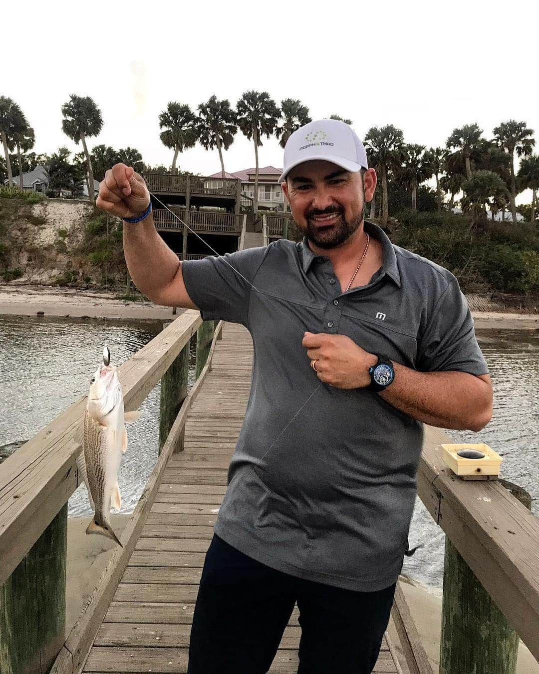 エイドリアン・ゴンザレスさんのインスタグラム写真 - (エイドリアン・ゴンザレスInstagram)「A year ago today. Fishing in Florida during Spring Training. #GoodTimes #MonsterFish #AZGolf #FLFish #TBT 🎣」3月22日 9時20分 - adrian_eltitan