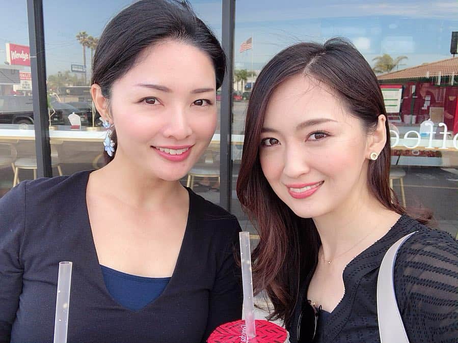 花岡維生のインスタグラム：「お友達と#gongcha 🥤🧡 日本では気になっていたものの行けていなかったのですが、San Diegoにも美味しいボバティーのお店がたくさんあってとても人気です🥰 美味しくて楽しかったー💛 #bobatea  #ゴンチャ  #ボバティー  #タピオカミルクティー  #sandiego #サンディエゴ #カフェ巡り #cafe #アメリカ生活」