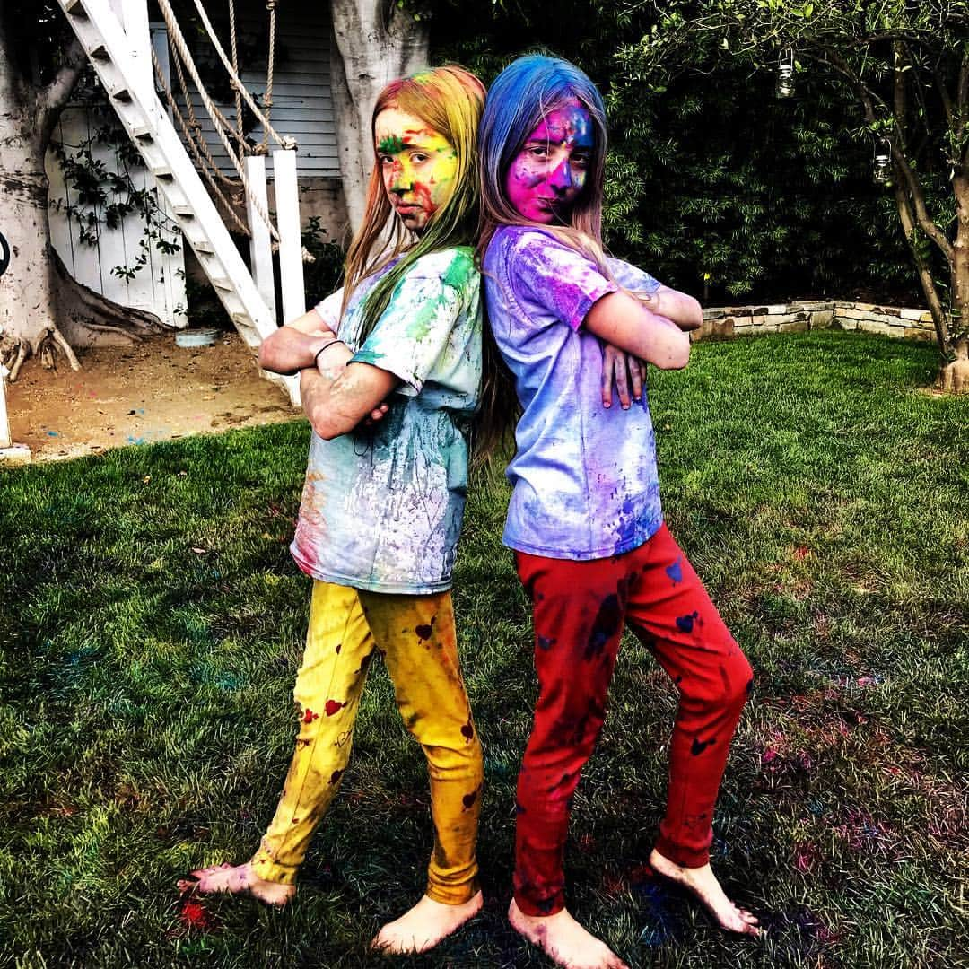 B. Akerlundさんのインスタグラム写真 - (B. AkerlundInstagram)「Holi 🌈🎊mood #akerlundtwins」3月22日 9時25分 - bcompleted