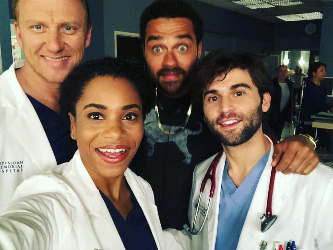 Kelly McCrearyさんのインスタグラム写真 - (Kelly McCrearyInstagram)「@ijessewilliams, nailing it as usual. Who’s watching an all new @greysabc tonight??」3月22日 9時37分 - seekellymccreary