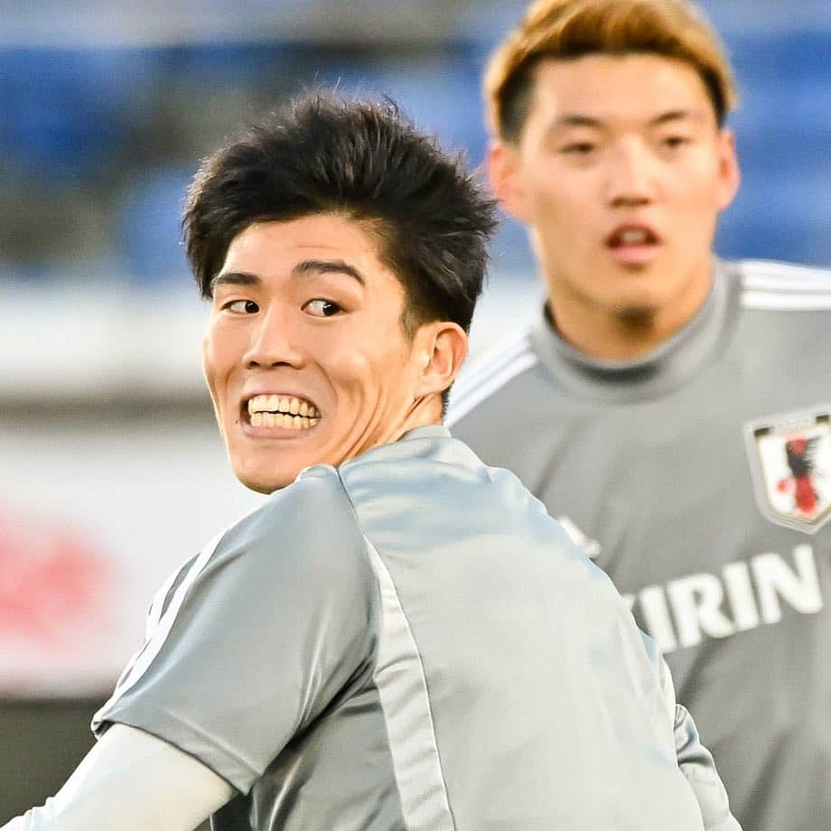 サッカーキングさんのインスタグラム写真 - (サッカーキングInstagram)「. ハタチコンビ（2019.03.21） . 📷Photo by @shimpeei (Soccer King) . #冨安健洋 #TakehiroTomiyasu #堂安律 #RitsuDoan #日本代表 #daihyo #SamuraiBlue #サムライブルー #森保ジャパン #football #サッカーキング #⚽️ #サッカー」3月22日 9時57分 - soccerkingjp