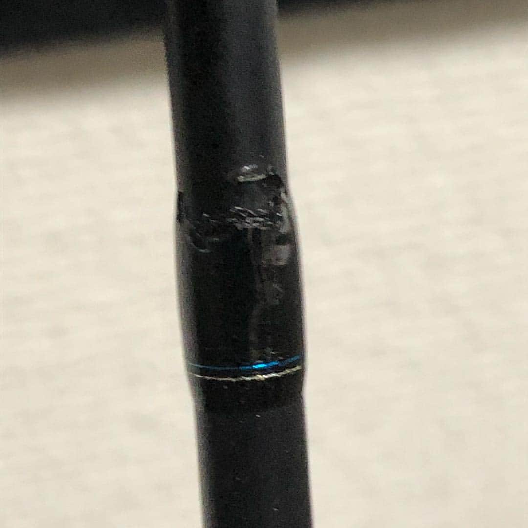 人時のインスタグラム：「おはようございます。 先日の釣行で私の愛機、MACCAの67MHのガイドが破損してしまいました（涙）修理に出すつもりですが、やはりこの番手はもう一本欲しいなーと…。 とりあえず修理に出す^_^」