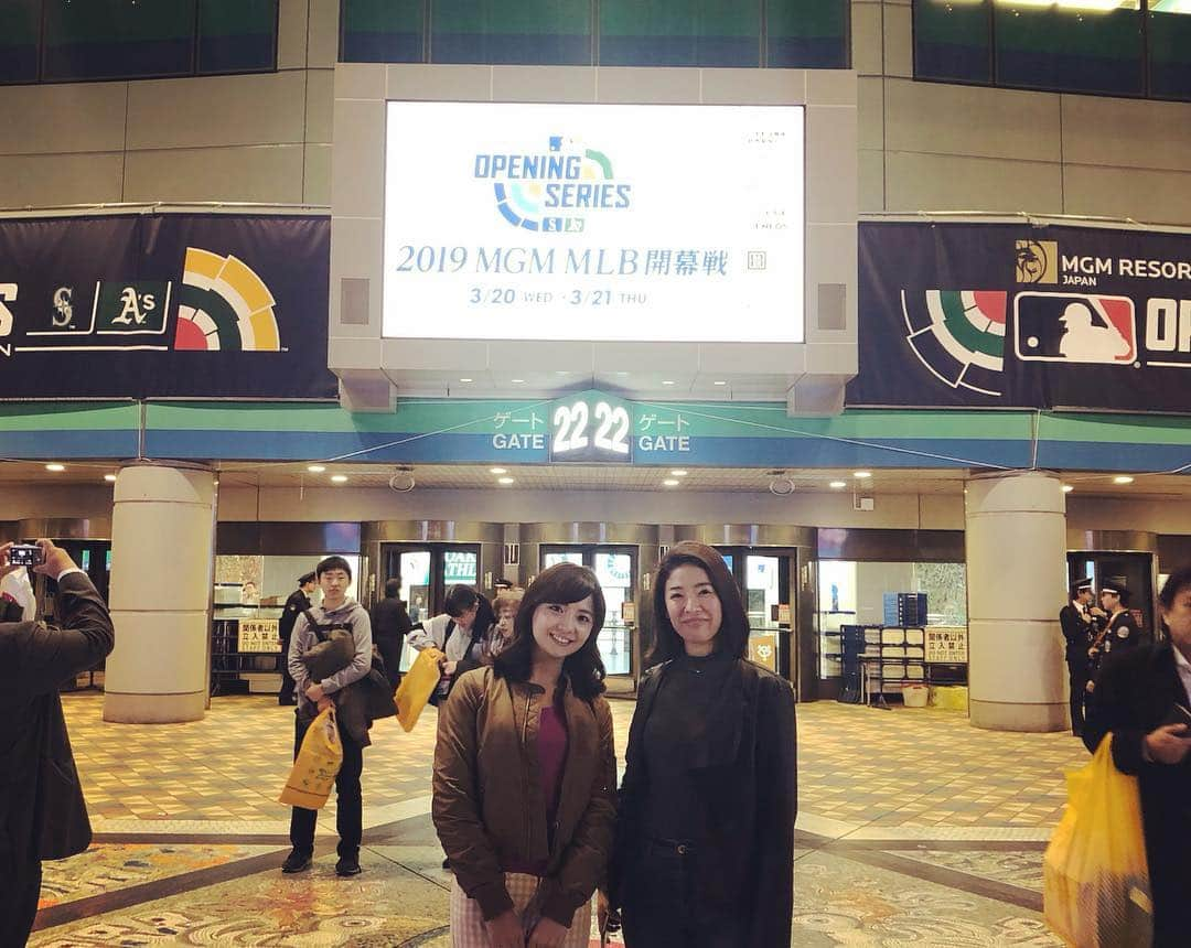 中西希のインスタグラム：「⚾️﻿ ﻿ ﻿ 2019.03.20-21﻿ ﻿ ﻿ 記憶に深く残る最高の2日間でした。﻿ ﻿ プロ野球生活28年目に突入したイチロー選手の引退となる試合で、今年28歳の菊池雄星投手がメジャー初先発。歴史が受け継がれる瞬間を、しっかりと目に焼き付けてきました。 ﻿ ﻿ 応援団のいない静かな東京ドームで、﻿イチロー選手が打席や守備に出ると﻿割れるような大きな歓声があがり﻿ ﻿ 日本人も外国人もスタンディングオベーションで拍手を送る"イチロー"さんは、まさに日本の宝だなと😌✨ ﻿  これからの新たな人生の活躍も楽しみに、﻿ そして歴史を引き継いだ菊池雄星投手、マリナーズにも注目していこうと思います😊 ﻿ #メジャーリーグ #MLB #日本開幕戦  #イチロー 選手#菊池雄星 投手 #マリナーズ﻿ #アスレチックス ﻿」