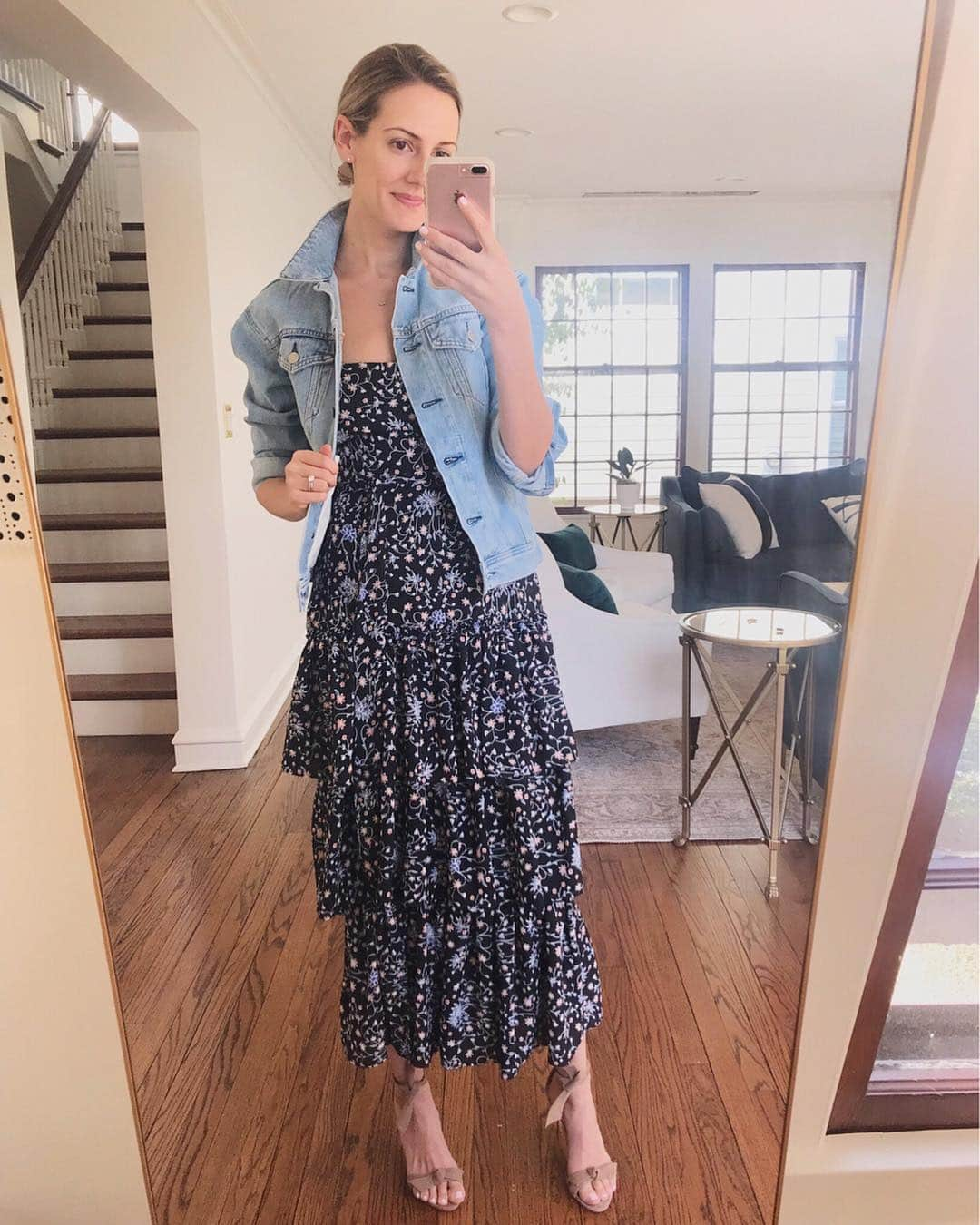 Anna Jane Wisniewskiさんのインスタグラム写真 - (Anna Jane WisniewskiInstagram)「I posted a new #shopyourclosetseries to the blog on Monday featuring a denim jacket.  This is an item that most of us already have in our closet and the ways to style it are endless! Which look is your favorite?」3月22日 10時50分 - seeannajane