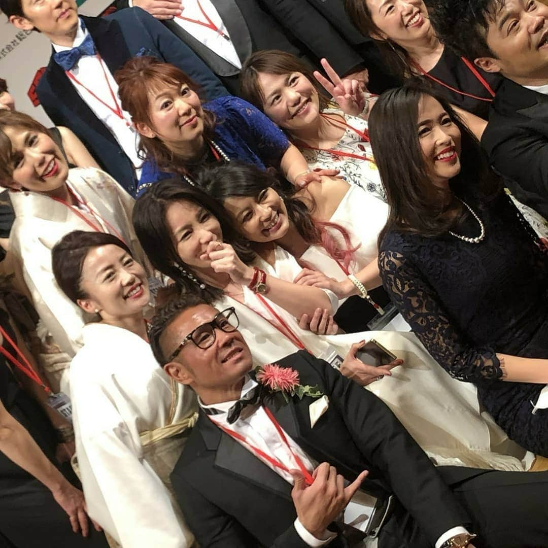 真山景子さんのインスタグラム写真 - (真山景子Instagram)「@premiumwseijinshiki2019  #premiumW成人式2019 #40歳集まれ #ありがとうございました 大成功過ぎて泣いた…😭裏方やってよかった！！実行委員一同、ホッとすると共に、ご協力頂いた皆様に感謝しかないです。ありがとうございました‼️ #小池都知事 #中山エミリ #真山景子 #CHEMISTRY #川畑要 #元ちとせ #般若 #湘南乃風 #HANKUN #マークパンサー #パークマンサー #セロ #ありがとうございました」3月22日 11時26分 - keikomayamaya