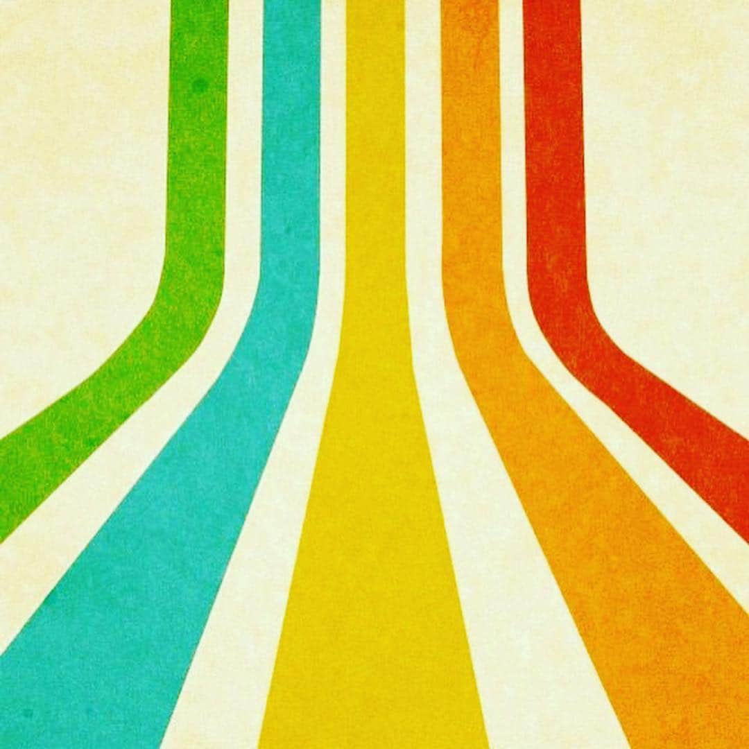 サーフバザーのインスタグラム：「Retro rainbow #color #retro #stillrainbows #sorrynotsorry  #surfbazaar #bazaarworld #montauk」