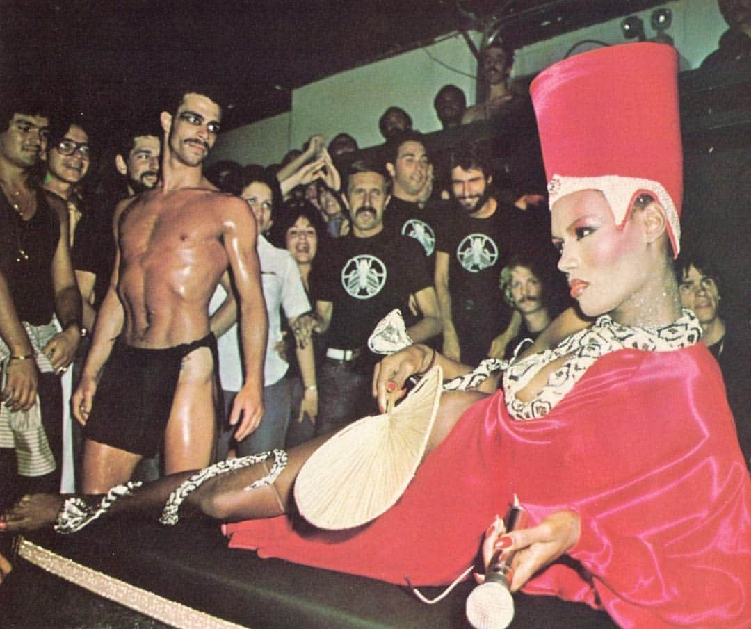 パット・マグラスさんのインスタグラム写真 - (パット・マグラスInstagram)「“Never touch your idols: the gilding will stick to your fingers.” ― Gustave Flaubert, Madame Bovary ⚡️⚡️⚡️ @missgracejones REIGNS SUPREME at #studio54 ⚡️⚡️⚡️ #patmcgrathlabs  #EYEdols #inspiration」3月22日 20時58分 - patmcgrathreal