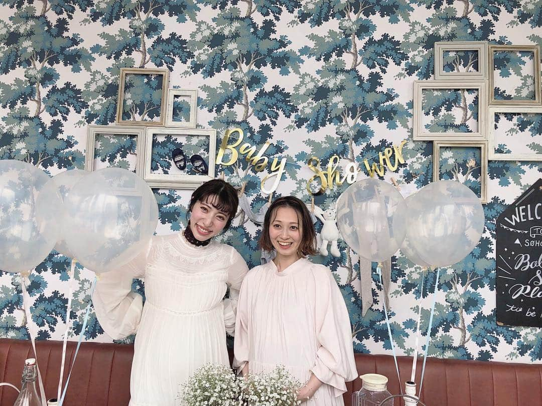 北岡りえさんのインスタグラム写真 - (北岡りえInstagram)「baby  shower  𓂃 @muu0103 & @hokichihiro 🧸🎈 . . 愛しいみんなと 美味しいごはんと素敵な時間 ❤︎ . 笑いっぱなしでむちゃ飲み物すすんでしまう 🍹🤫 #ecostore #エコストア #babyshower  #soholmcafeanddining  #スーホルムカフェアンドダイニング」3月22日 21時21分 - rie_kitaoka