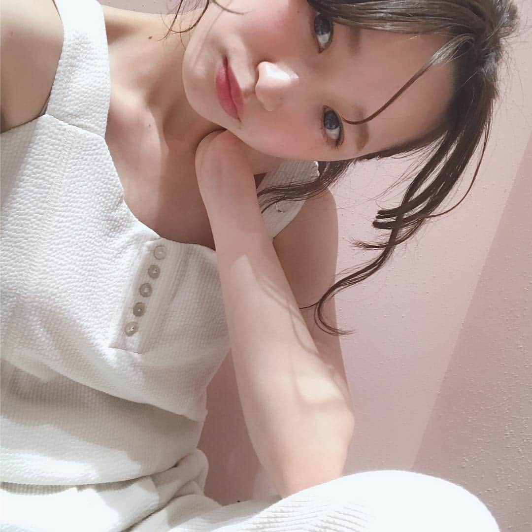 江本るり恵さんのインスタグラム写真 - (江本るり恵Instagram)「@bijorie_official のルームウェア🥰 パット付きなのでこのまま寝れるという嬉しさ、、。 楽だし肌触りサラサラでこれからの時期最高です。 可愛い下着も沢山だったのでまた見に行く。♥︎ #bijorie」3月22日 21時35分 - emotorurie