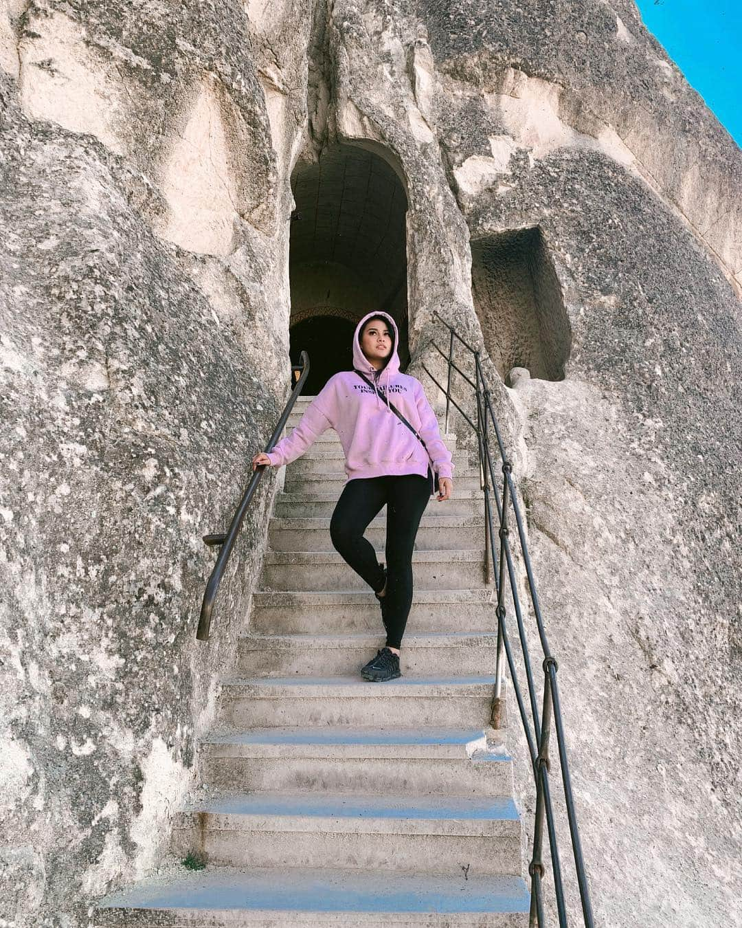 Aurelさんのインスタグラム写真 - (AurelInstagram)「The future belongs to those who believe in the beauty of their dreams ✨ #turkey #göreme」3月22日 21時35分 - aurelie.hermansyah