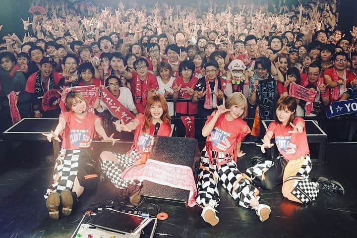 SILENT SIRENさんのインスタグラム写真 - (SILENT SIRENInstagram)「ツアー初日横浜ベイホール。 最高の景色をありがとうございました🤘🏻😇 明日から郡山Hip Shot 2days! すぅの地元福島でのライブもお楽しみに😉🔥 #サイサイ #SILENTSIREN #横浜 #3131さんツアー」3月22日 21時48分 - silentsiren_official