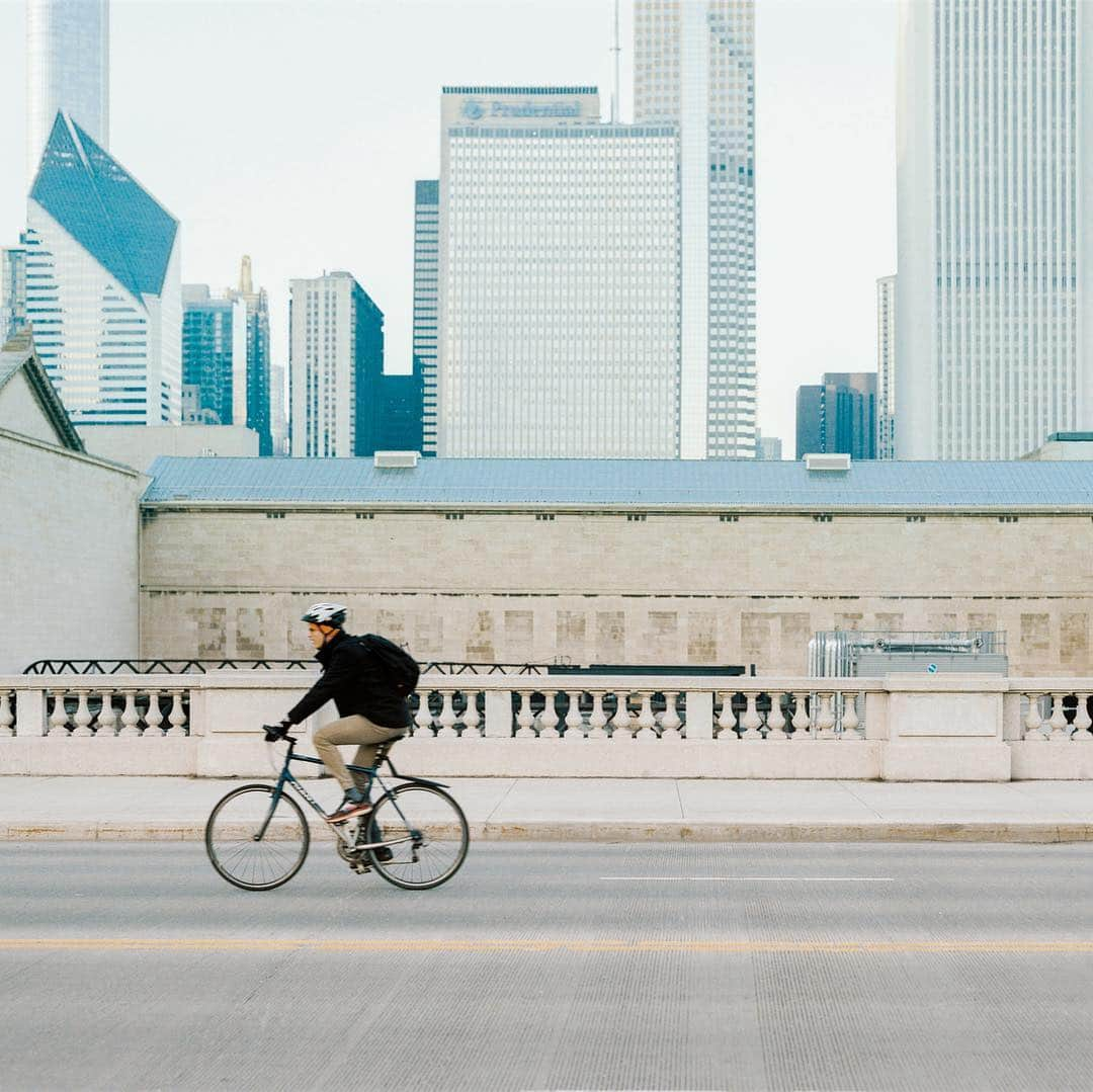 濱田英明さんのインスタグラム写真 - (濱田英明Instagram)「Chicago, USA, 2016 #pentax67 I'll publish new photobook "Distant Drums" this July. #distantdrums遠い太鼓 #2019年7月出版予定」3月22日 21時51分 - hamadahideaki