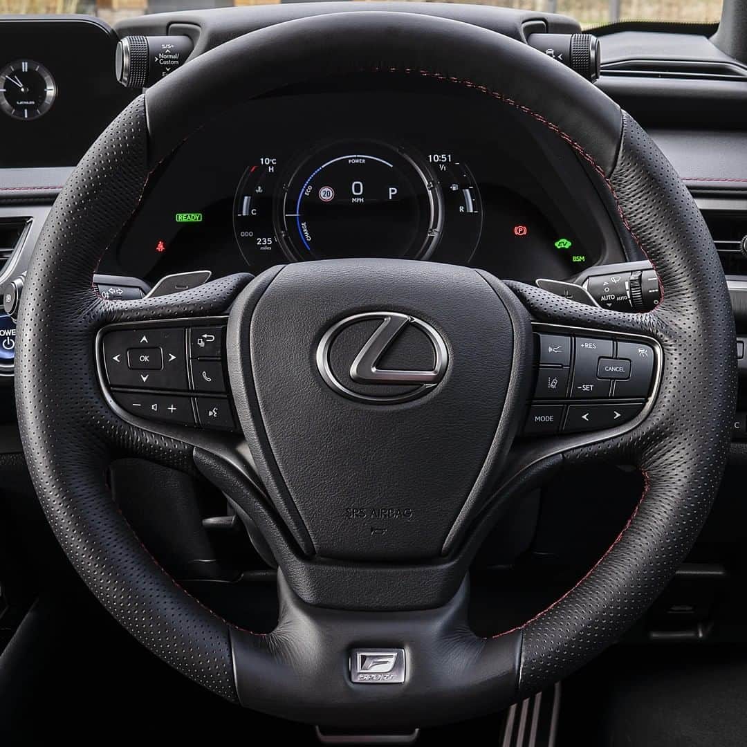 Lexus UKさんのインスタグラム写真 - (Lexus UKInstagram)「UK customers can now get behind the wheel of the all-new #LexusUX.  Visit the Lexus.co.uk website to find out more.  #Design #CarDesign #Automotive #Lexus」3月22日 22時00分 - lexusuk