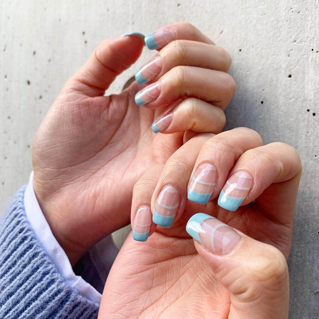新原愛加のインスタグラム：「. new nail❤︎❤︎❤︎ . かわいい… 水色ってほんと好きな色だなぁ💎🦋💍 しゅうちゃんいつもありがとうございます🥰 . @shu99  @function_nails」