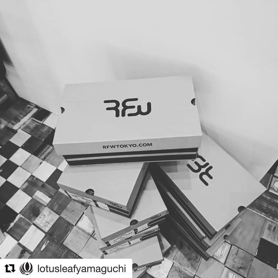 のインスタグラム：「#Repost @lotusleafyamaguchi with @get_repost ・・・ RFWのスニーカー入荷しました！ メンズ、レディース入荷してます。  #RFW #スニーカー #白 #黒 #ネイビー #グレー #日本製 #春はスニーカー」
