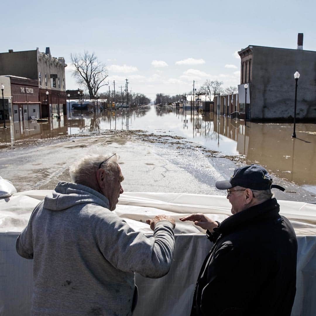 NBC Newsさんのインスタグラム写真 - (NBC NewsInstagram)「Floodwaters have devastated #farms and rural towns in the #Midwest, forcing people in southwest #Iowa to contend with difficult questions about their loyalty to a home they love and the unforgiving floodwaters that seem to strip them of their way of life with growing frequency. . “We’ve done this before,” said David Lueth, who is in his 35th year of farming and has seen #flooding multiple times in the past. “But I just don’t know if I want to go through it again.” Click the link in our bio to read more about the future of #farming communities in the Midwest. . 📷 @whitneycphoto / @nbcnews」3月22日 22時04分 - nbcnews