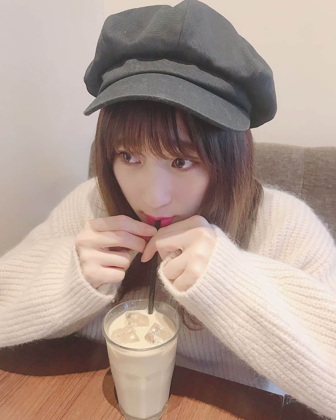 泉あいりさんのインスタグラム写真 - (泉あいりInstagram)「☕️ ・ ・ ・ #デートなうに使っていいよ  #カフェラテ  #すき」3月22日 22時05分 - __ochiairi__